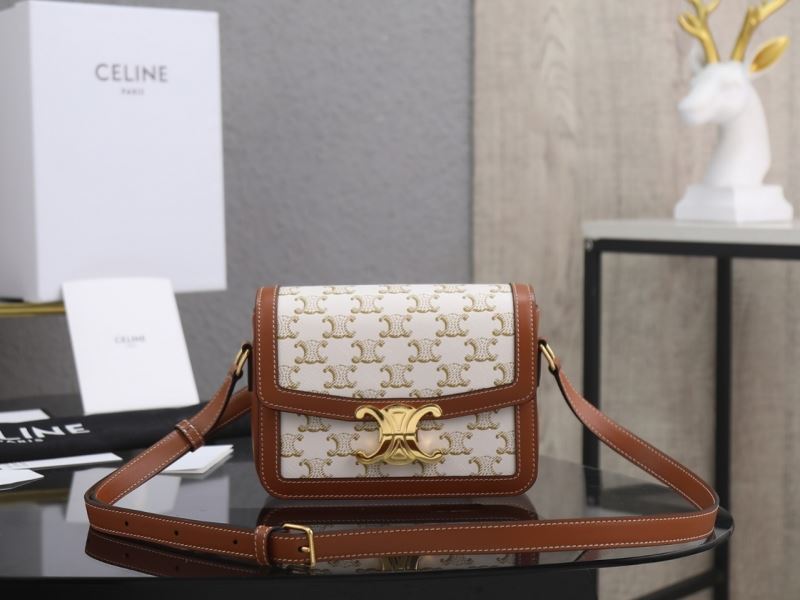 Ce1i*e triomphe bags